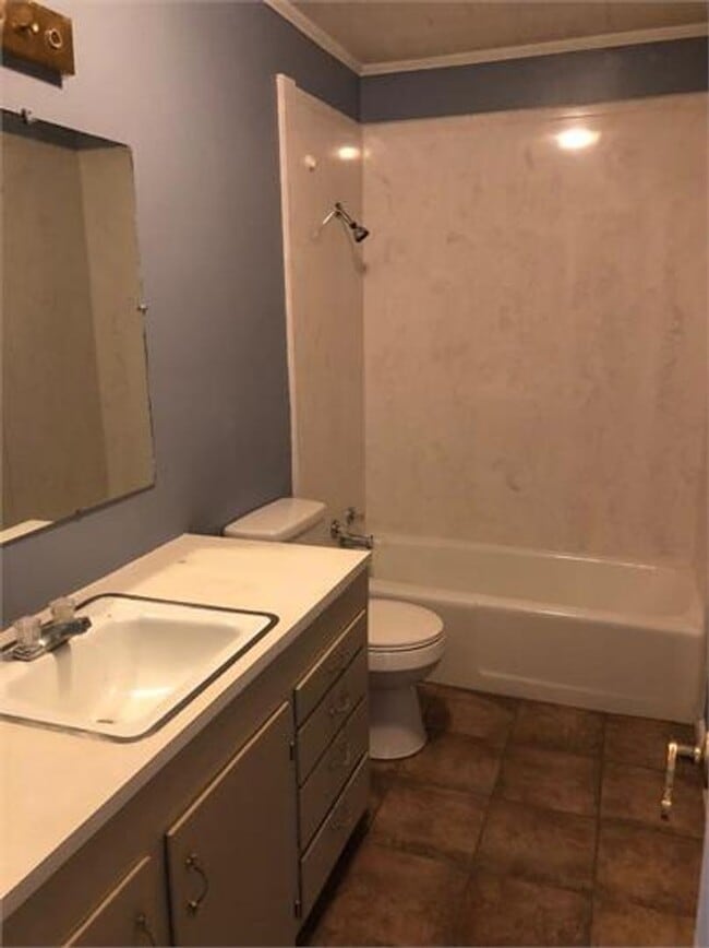 Building Photo - 3-bedroom, 2-bathroom home in Houma