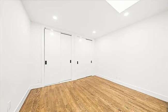 Building Photo - 428 Seventh Avenue