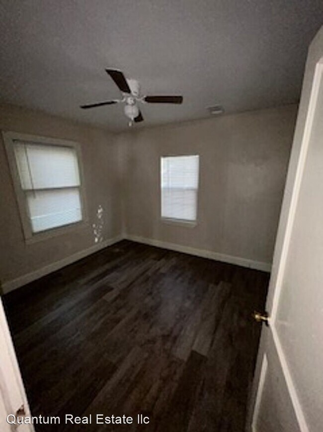 Building Photo - 3 br, 1 bath House - 410 N 23rd ST.