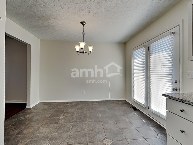 Building Photo - 2159 Glenview Dr