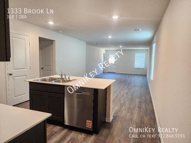 Building Photo - 1333 Brook Ln