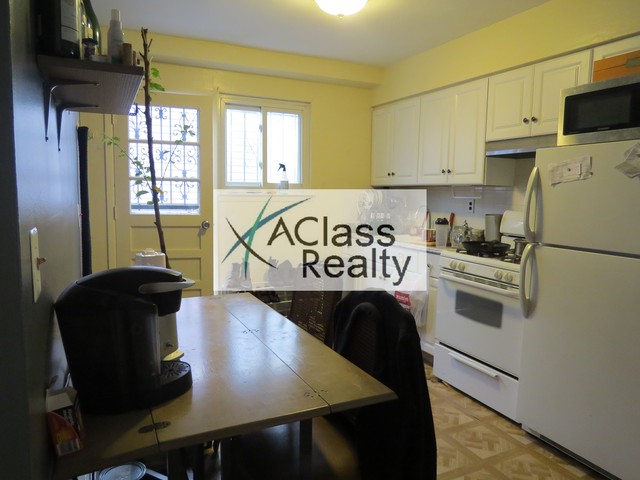 Primary Photo - 3129 42nd St