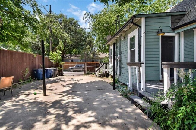 Building Photo - 4802 Junius St