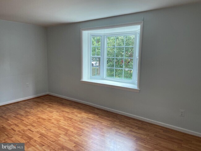 Building Photo - 814 S Arlington Mill Dr