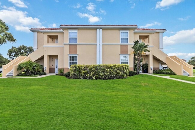 Building Photo - 2950 Viscaya Pl