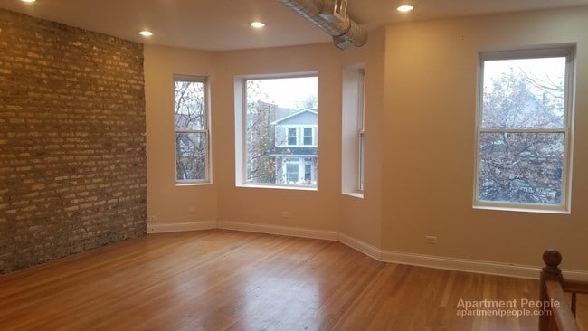 Building Photo - 2821 N Sacramento Ave