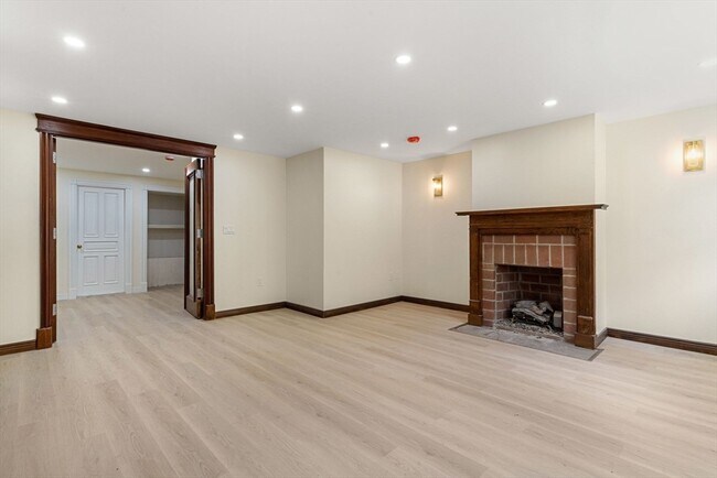 Foto del edificio - 198 Beacon St