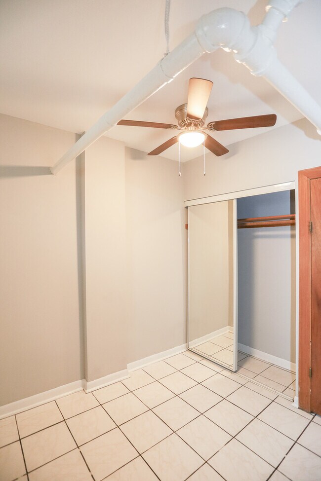 Foto del edificio - 1318 W Foster Ave