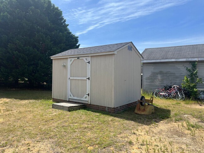 Building Photo - Close to Carolina Beach!