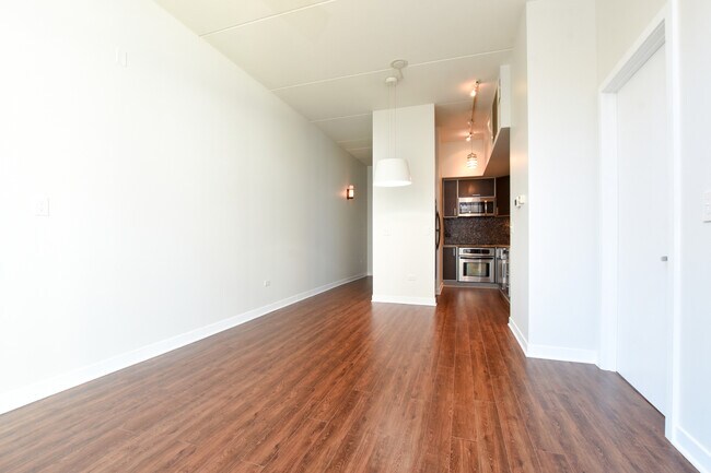 Foto del edificio - 650 W Wayman St