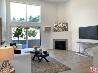 Building Photo - 2211 Griffith Park Blvd