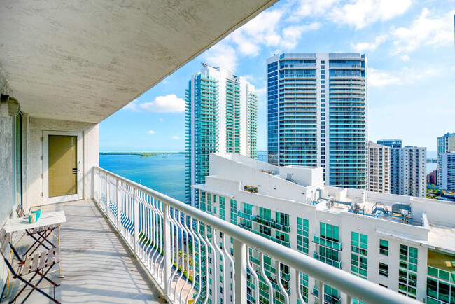 Foto del edificio - 1200 Brickell Bay Dr