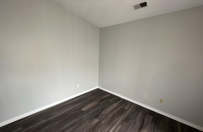 Building Photo - Studio Apartment in the Sable Cove Community!