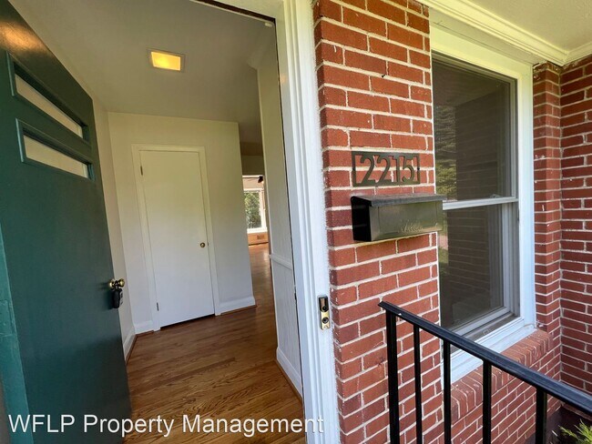 Building Photo - 5 br, 2.5 bath House - 2215 Mimosa Drive