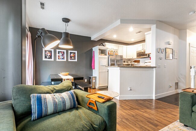Foto del edificio - 14073 Chardonnay Way