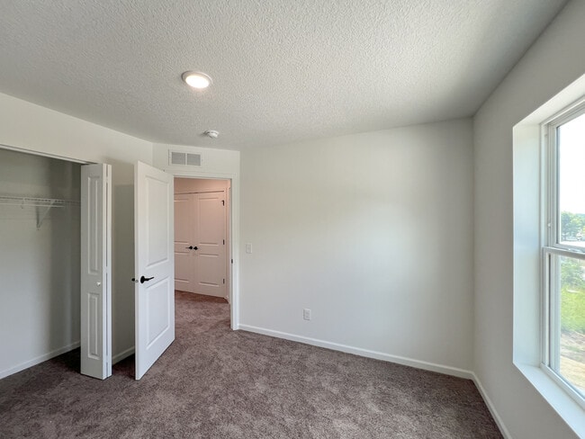 Building Photo - SIERRA TANGO CREEK RIDGE, LLC