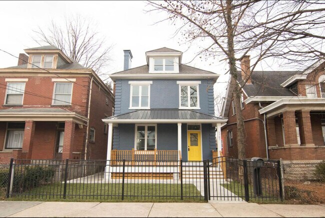 Building Photo - 1707 Greenup St