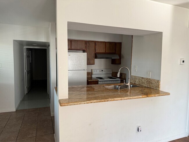 Foto del edificio - 6601 Sands Point Dr
