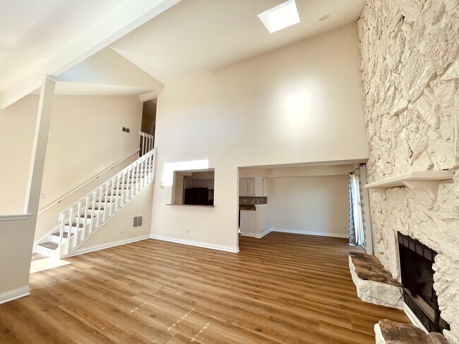 Building Photo - 15637 Erin Ln