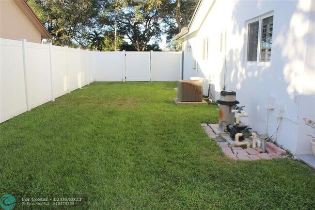 Foto del edificio - 10334 SW 50th St