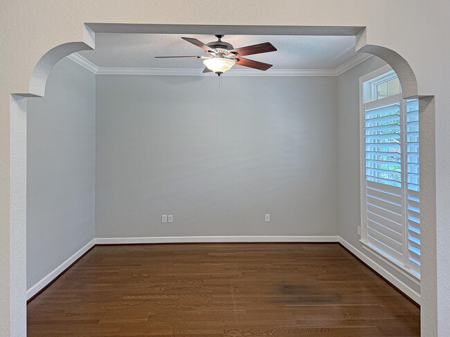 Foto del edificio - 220 Windsong Ct