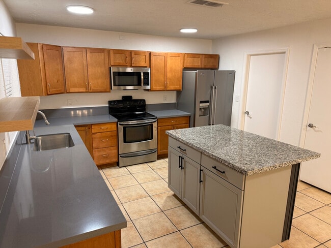 Photo - 807 W Palomino Dr House