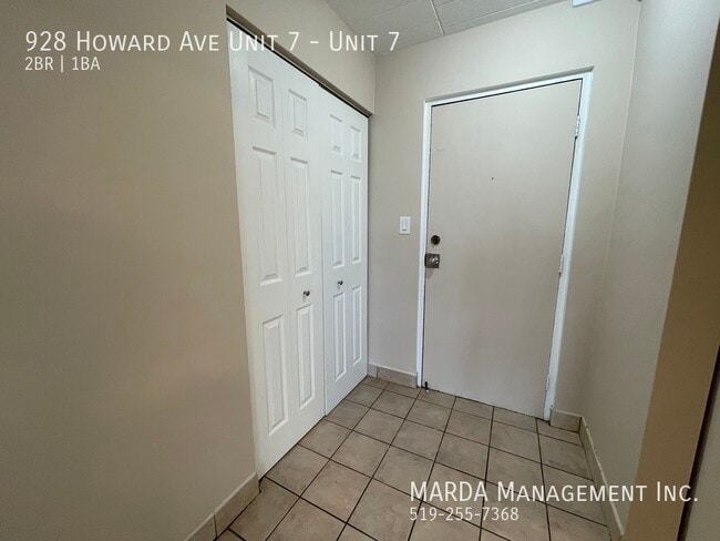 Building Photo - SPACIOUS 2 BDRM 1 BATH +HYDRO APT NEAR ERI...