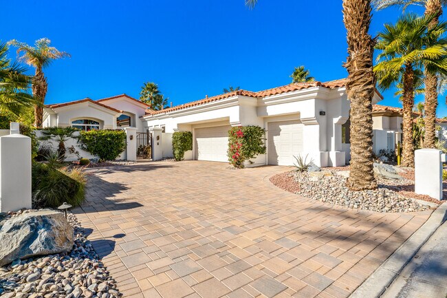 Foto del edificio - 701 Indian Ridge Dr