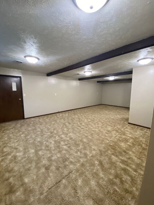 Foto del edificio - 601 W Court, 101-103 S Sumner