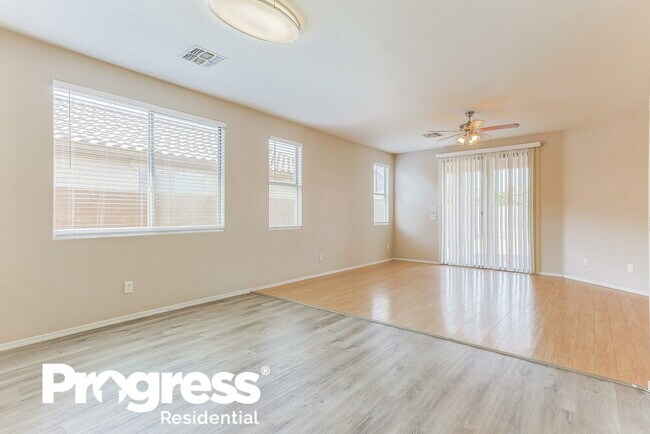 Building Photo - 7905 S 73rd Ln