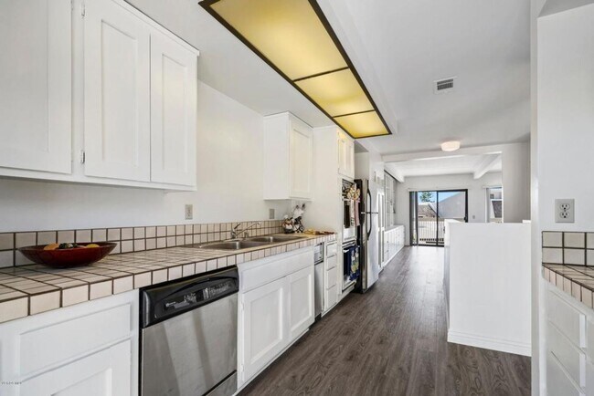 Foto del edificio - Hillside Hideaway in Thousand Oaks