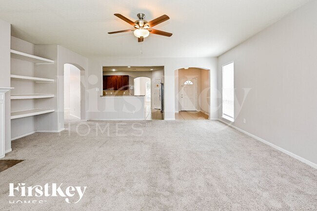 Foto del edificio - 4207 Old Arbor Way