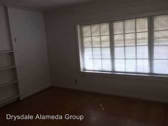 Building Photo - 2028 Alameda Ave
