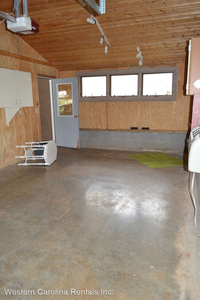 Building Photo - 3 br, 2.5 bath House - 15 Teal Ln