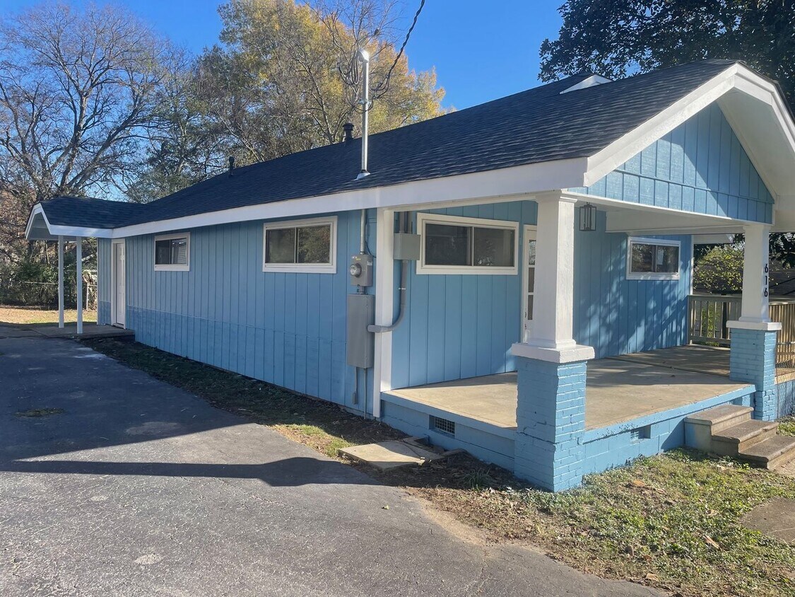 Foto principal - 3 Bedroom 1 Bath Home Near Downtown Benton