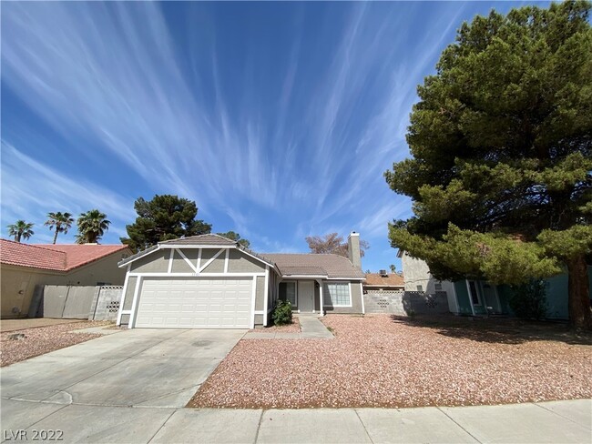Building Photo - 1581 Foxglove Dr
