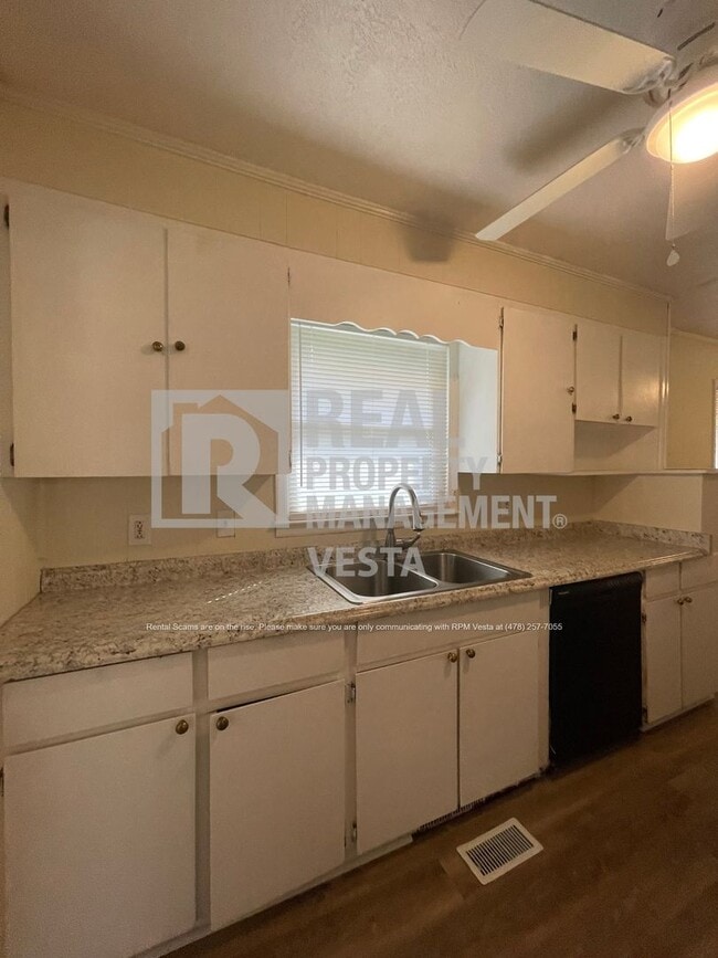 Building Photo - Nice Three Bedroom Home in Rural Bibb County
