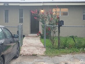Building Photo - 115 Roberts Rd