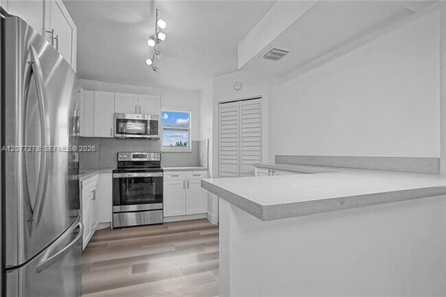 Photo - 9273 Collins Ave cu-309 Apartment