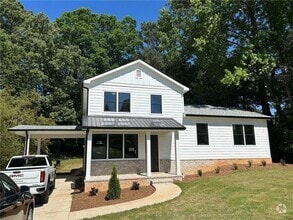 Building Photo - 169 Long Dr SW