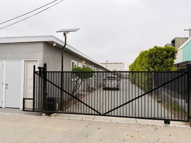 Foto del edificio - 2881 Logan Ave
