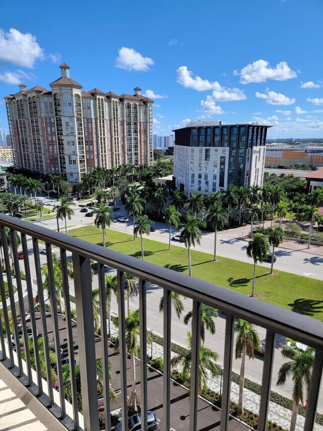 Foto del edificio - 651 Okeechobee Blvd