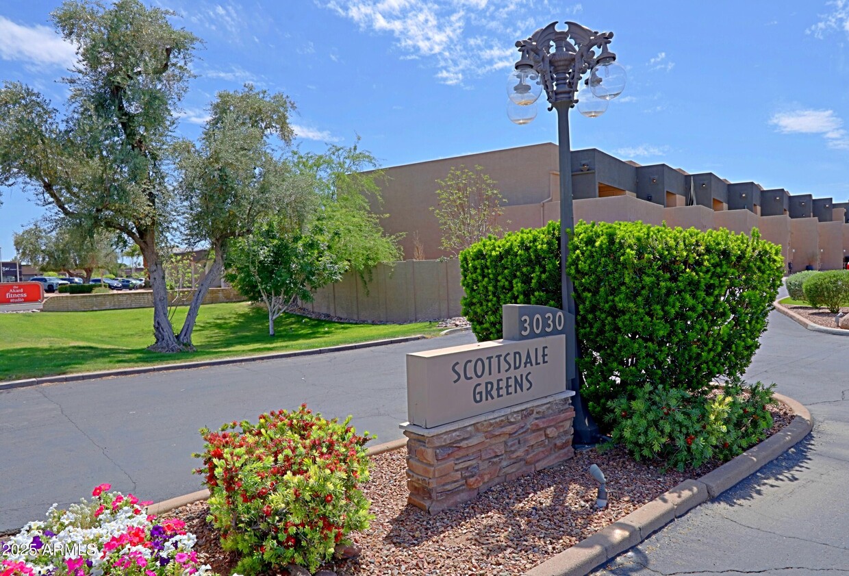 Foto principal - 3030 Hayden Rd