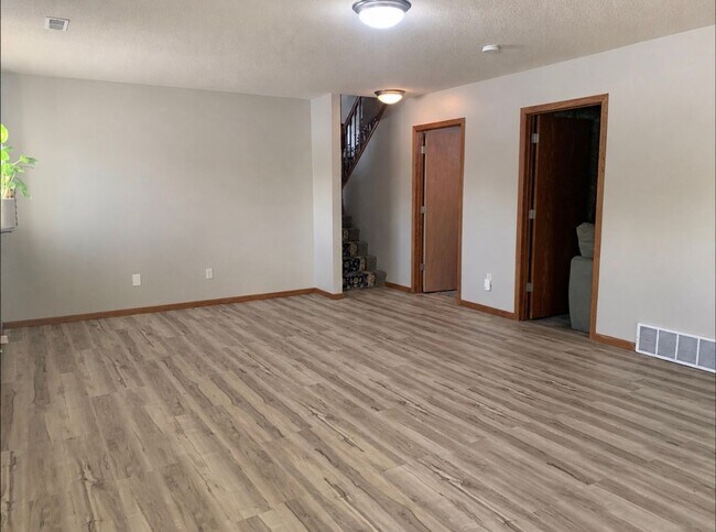 Foto del edificio - 2909 W Frank St