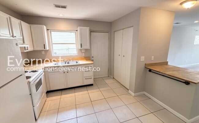 Foto del edificio - 1527 Kirby Ave