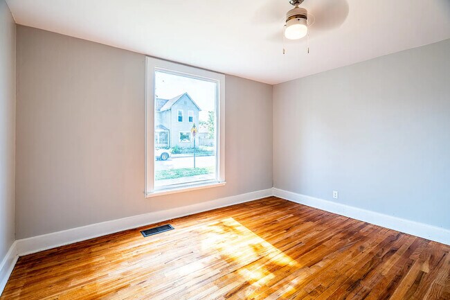 Foto del edificio - 844 River Ave