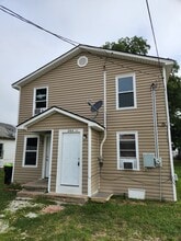 Building Photo - 204 E 2nd