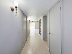Building Photo - 16810 Glamis Ln