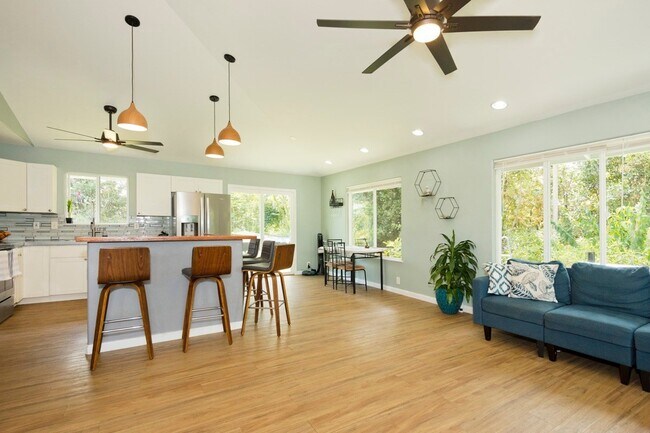 Sala de estar - 15-2031 32nd Ave