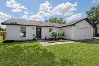 Building Photo - 907 Chiswick Dr